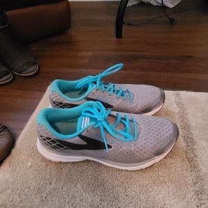 Brooks Launch size 10